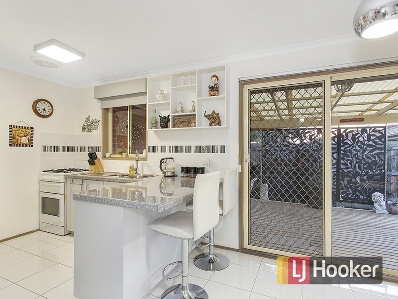2/83 Racecourse Road, Pakenham VIC 3810