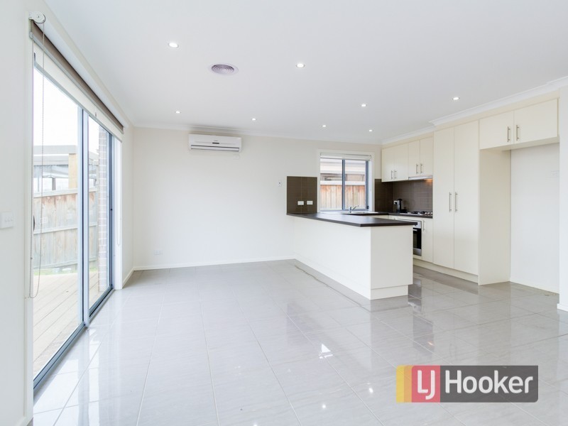 48 Clarendon Street, Pakenham VIC 3810