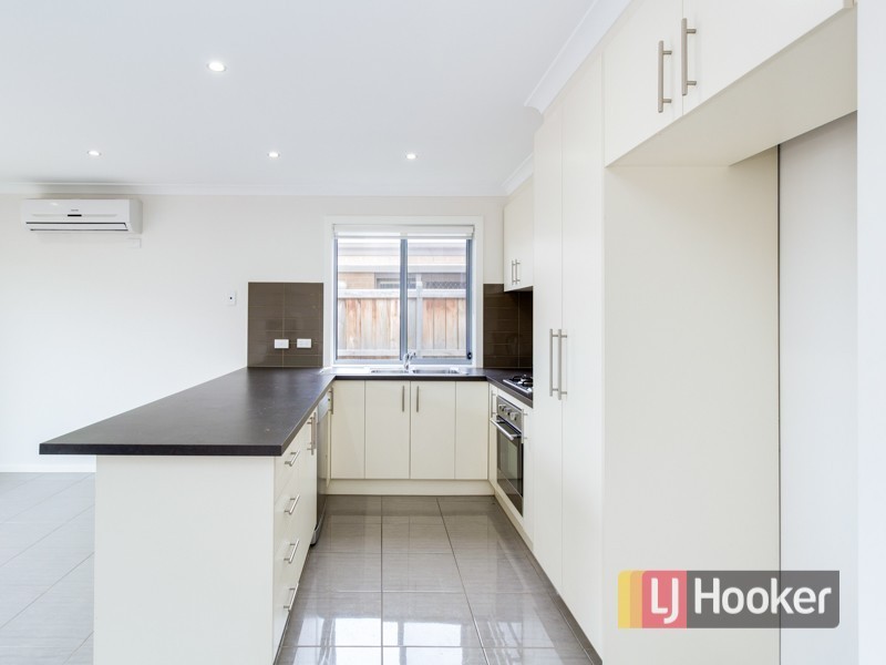 48 Clarendon Street, Pakenham VIC 3810