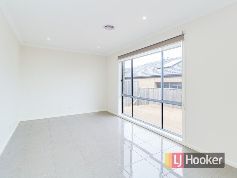 48 Clarendon Street, Pakenham VIC 3810
