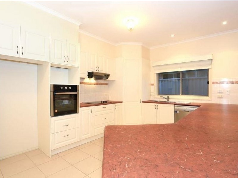 39 Spring Circuit, Pakenham VIC 3810