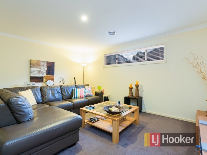 9 Lucerne Circuit, Pakenham VIC 3810