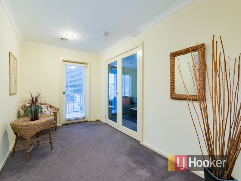 9 Lucerne Circuit, Pakenham VIC 3810