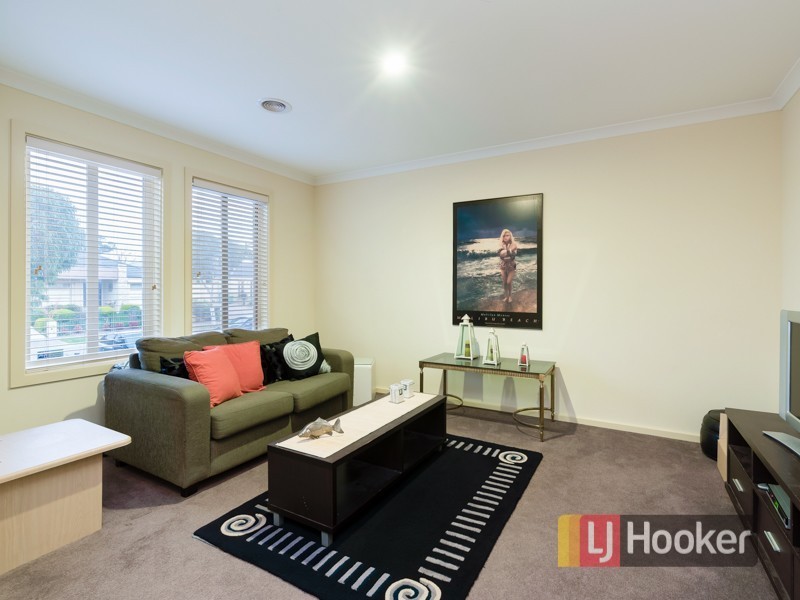 9 Lucerne Circuit, Pakenham VIC 3810