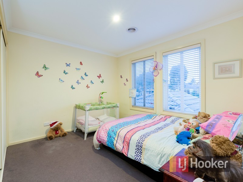 9 Lucerne Circuit, Pakenham VIC 3810