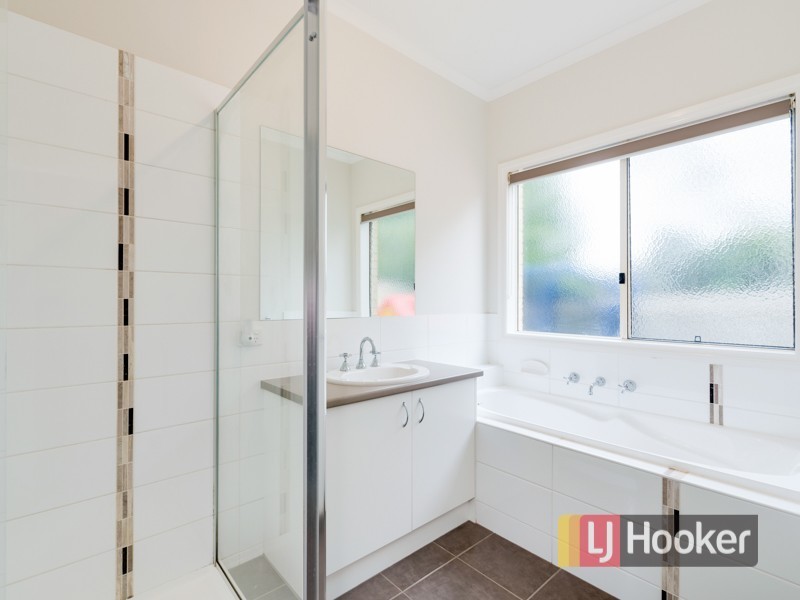 1/7 Elrona Court, Pakenham VIC 3810