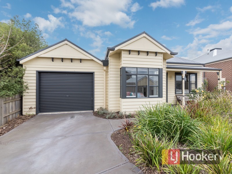 1/7 Elrona Court, Pakenham VIC 3810