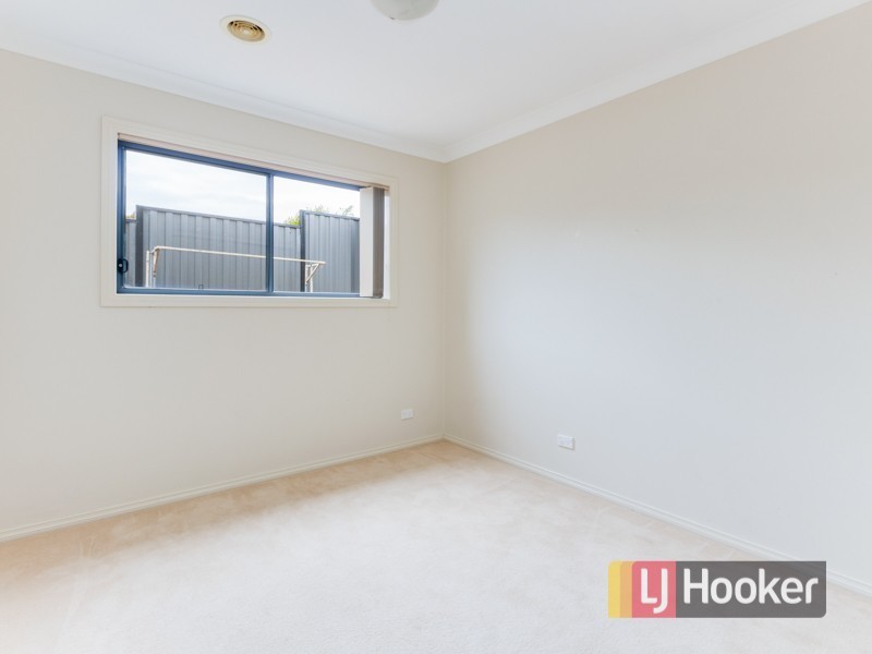 24 Caspian Chase, Pakenham VIC 3810