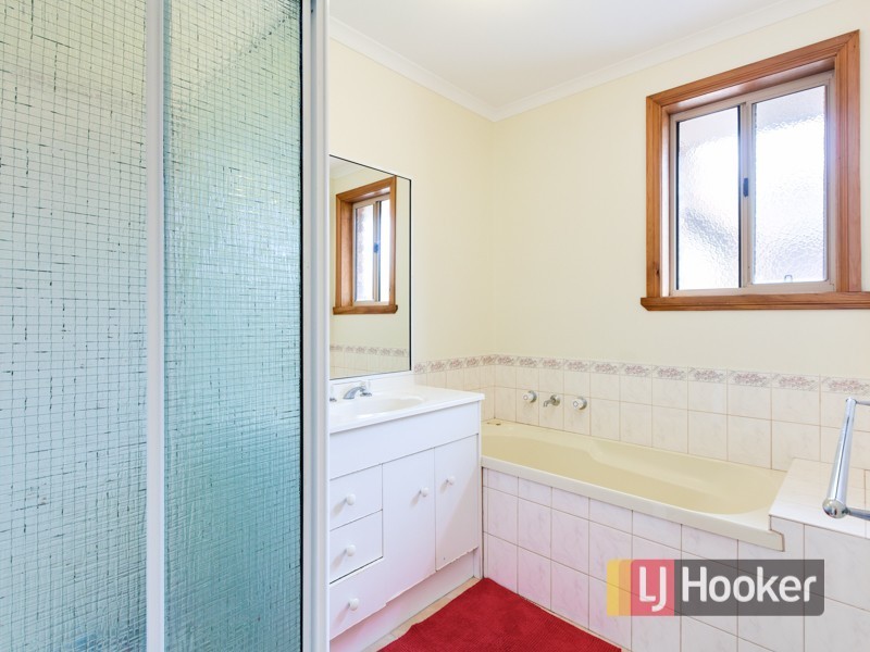 1/11-13 Carlyle Street, Pakenham VIC 3810