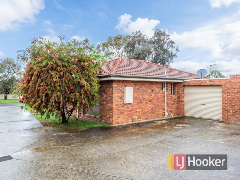 1/11-13 Carlyle Street, Pakenham VIC 3810