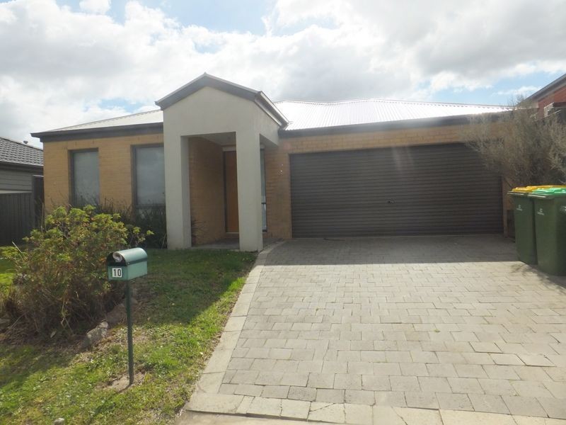 10 Pashia Grove, Pakenham VIC 3810