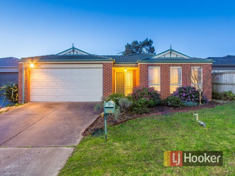 15 Mikasa Place, Pakenham VIC 3810