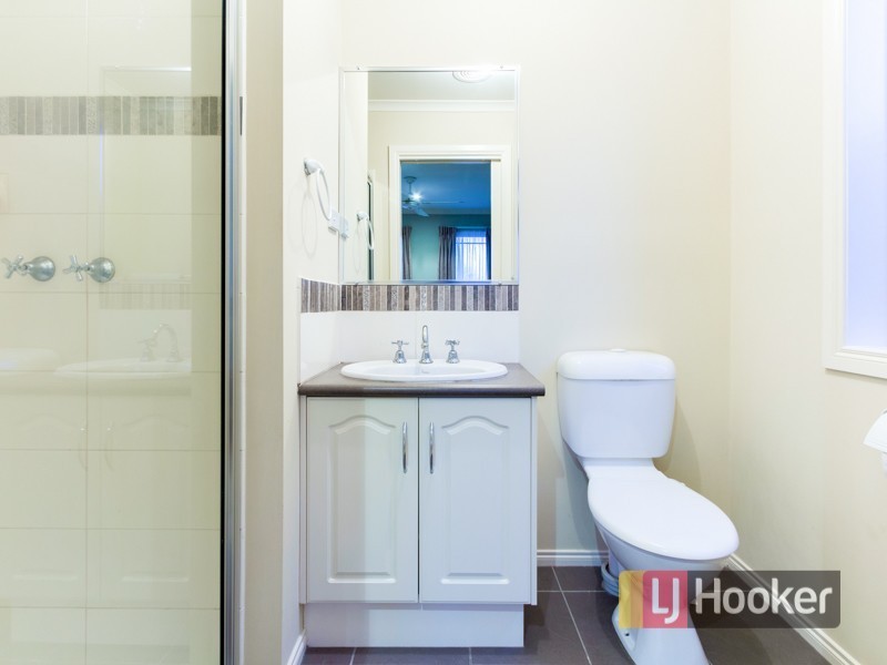 15 Mikasa Place, Pakenham VIC 3810