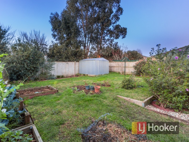 15 Mikasa Place, Pakenham VIC 3810
