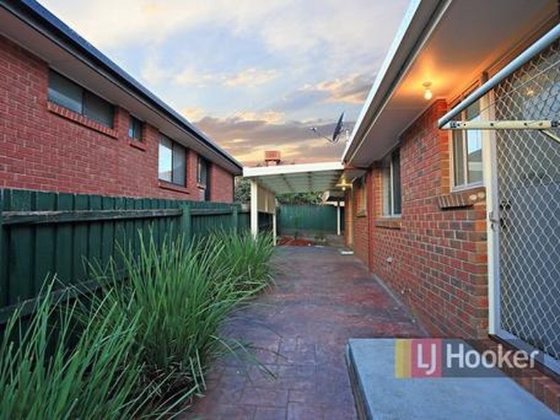 12 Balmoral Way, Pakenham VIC 3810