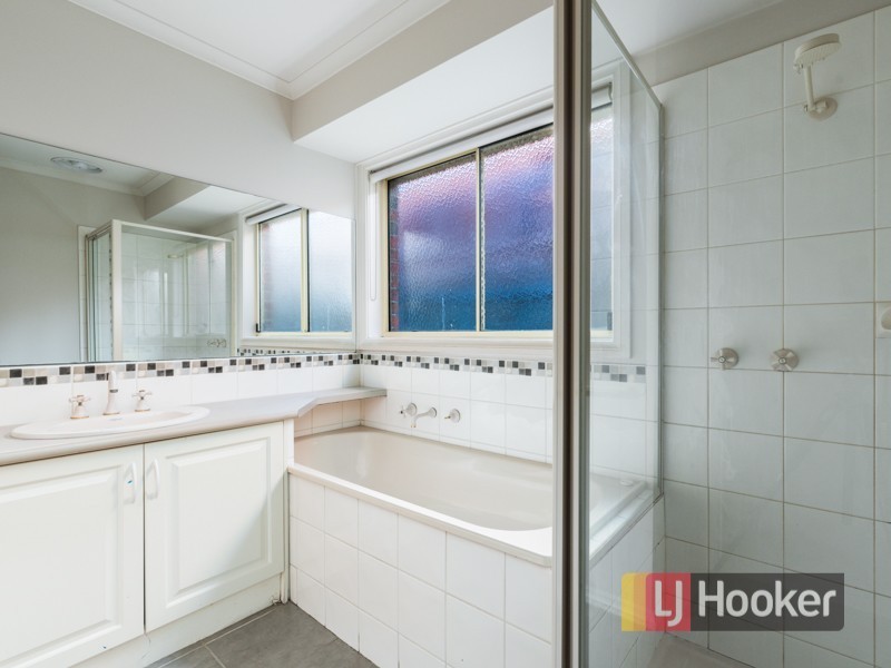 46 Ben Drive, Pakenham VIC 3810