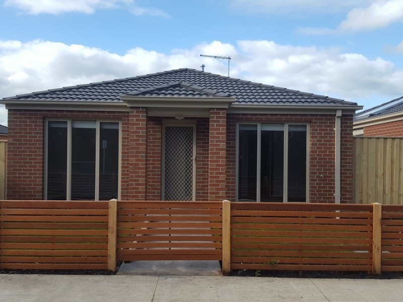 8/5 Syme Road, Pakenham VIC 3810