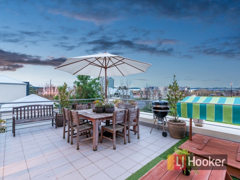 9/2 The Entrance, Pakenham VIC 3810