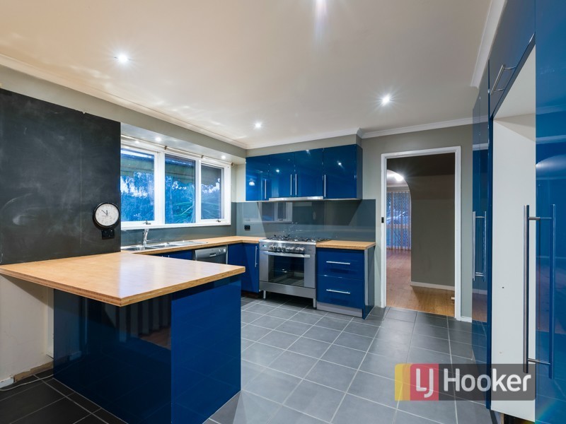 11 Thwaites Road, Pakenham VIC 3810