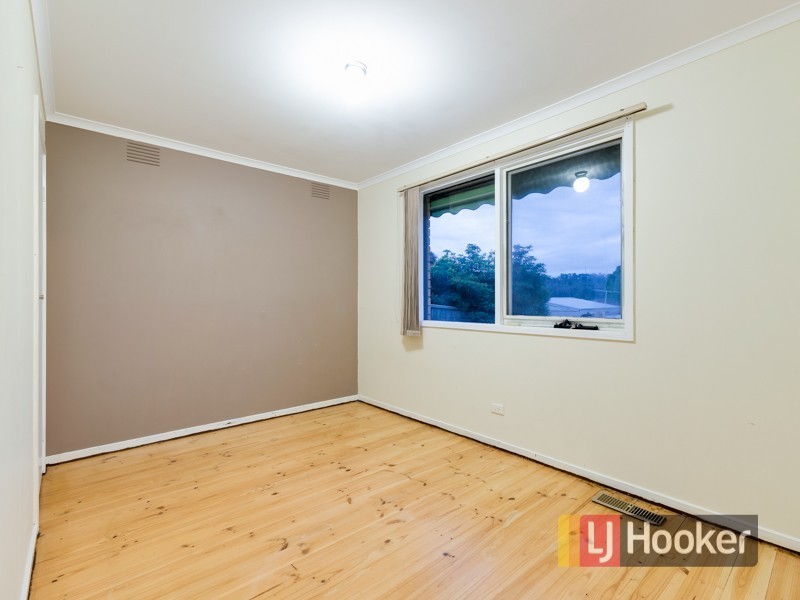 11 Thwaites Road, Pakenham VIC 3810