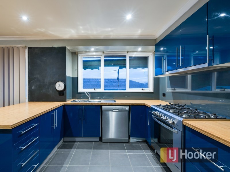 11 Thwaites Road, Pakenham VIC 3810