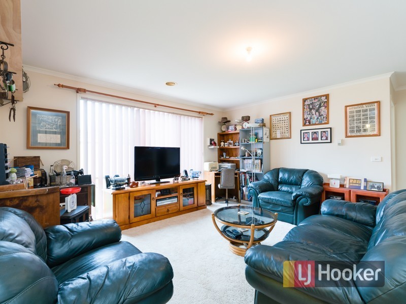 8 Conrad Court, Pakenham VIC 3810