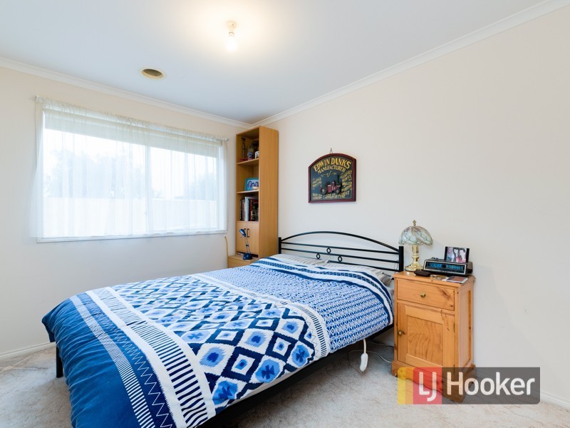 8 Conrad Court, Pakenham VIC 3810