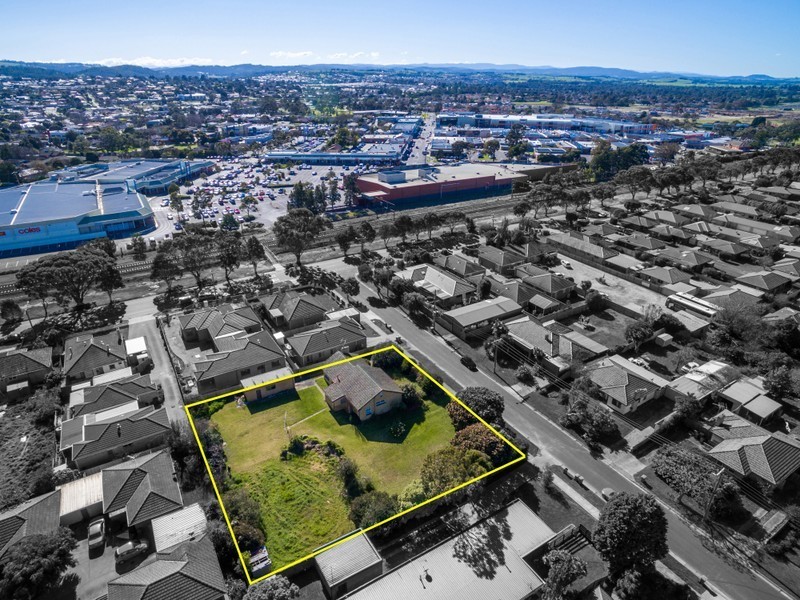 1-3 Savage Street, Pakenham VIC 3810