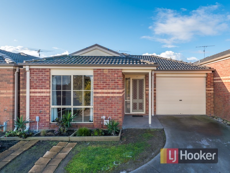 8/12 Renlik Court, Pakenham VIC 3810