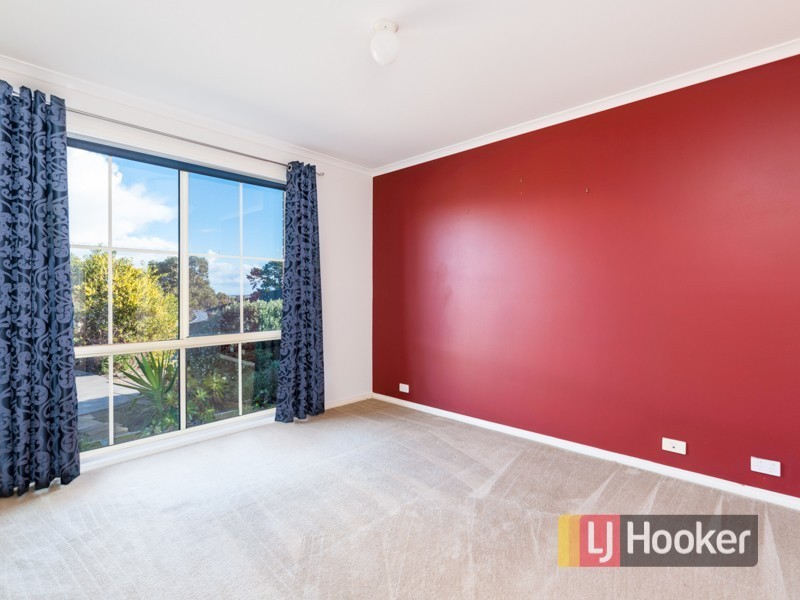 8/12 Renlik Court, Pakenham VIC 3810