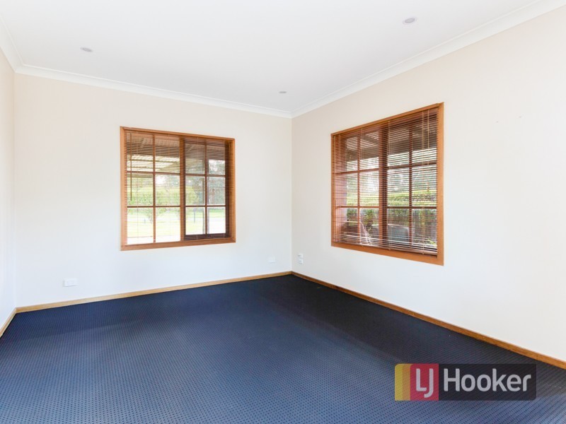 16 Toomuc Valley Road, Pakenham VIC 3810