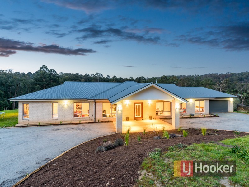 15 Twin Creeks Road, Pakenham Upper VIC 3810