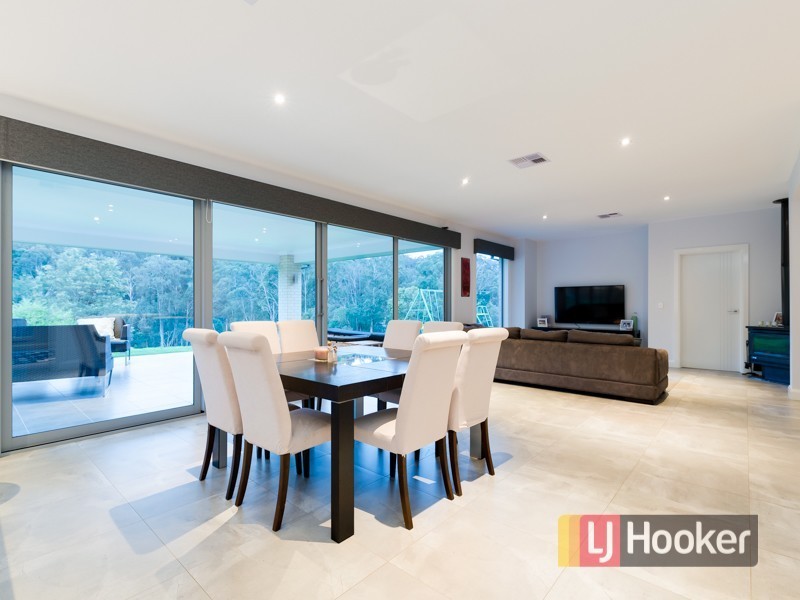 15 Twin Creeks Road, Pakenham Upper VIC 3810