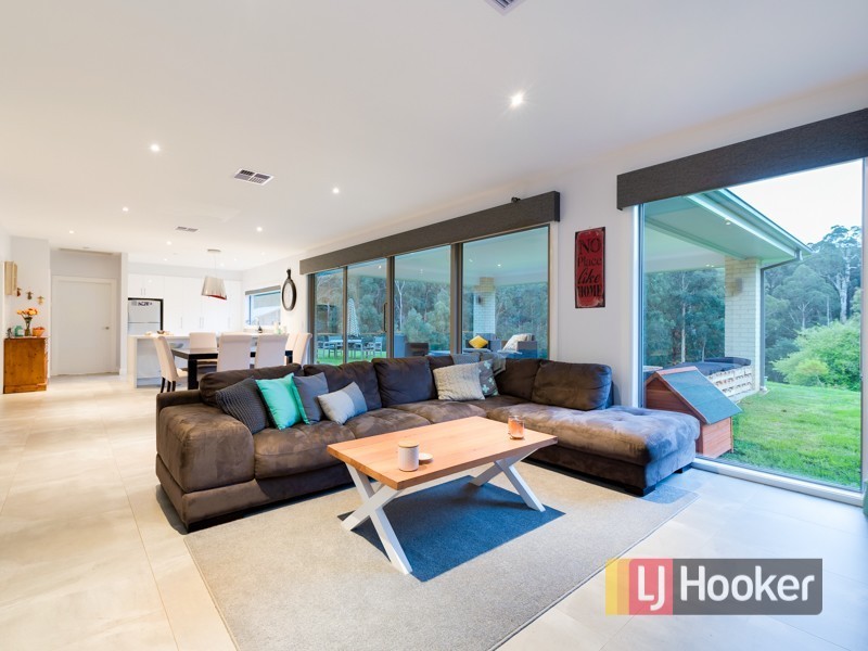 15 Twin Creeks Road, Pakenham Upper VIC 3810