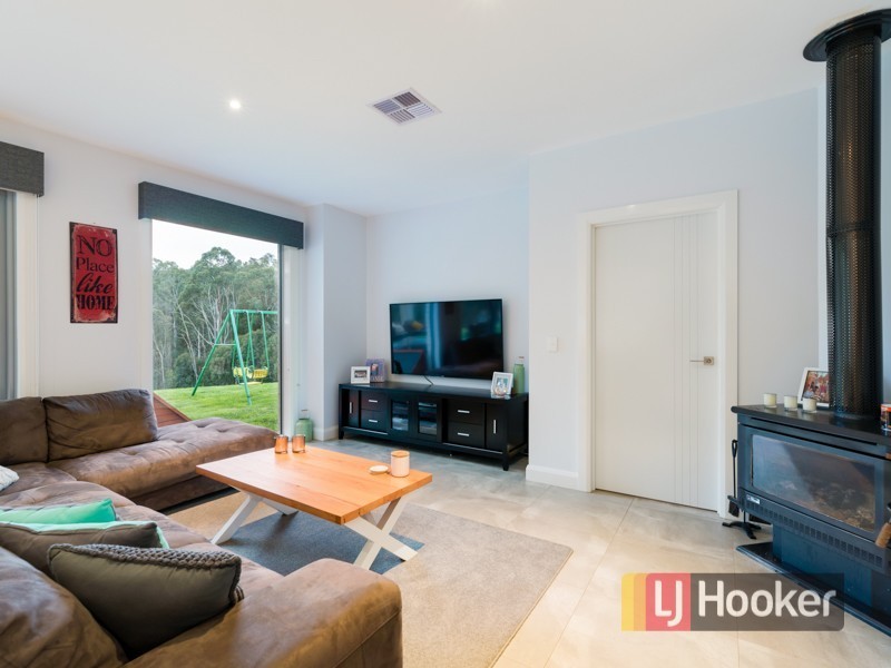 15 Twin Creeks Road, Pakenham Upper VIC 3810