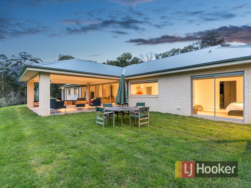 15 Twin Creeks Road, Pakenham Upper VIC 3810