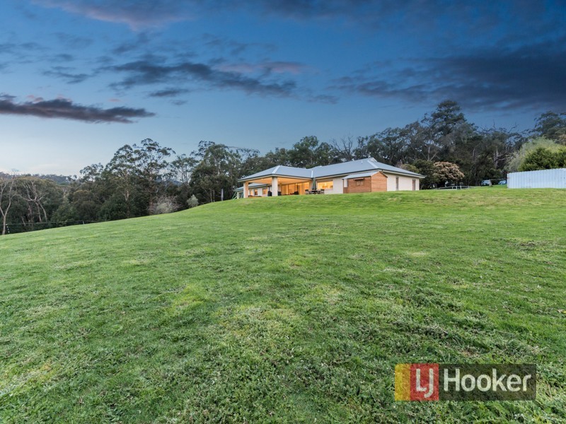 15 Twin Creeks Road, Pakenham Upper VIC 3810
