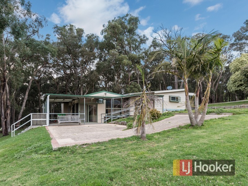 15 Twin Creeks Road, Pakenham Upper VIC 3810