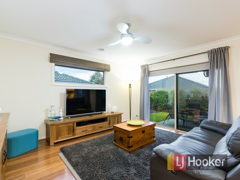 17/3 Manor View, Pakenham VIC 3810