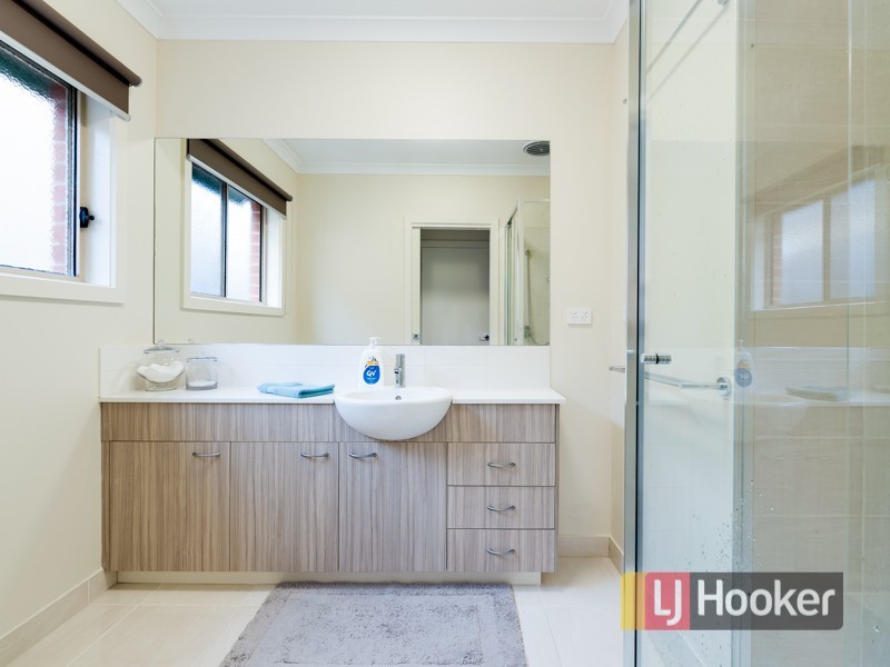 17/3 Manor View, Pakenham VIC 3810