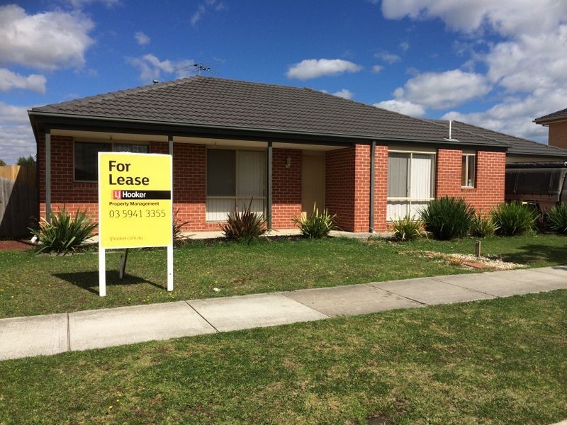 4 Honeyeater Way, Pakenham VIC 3810