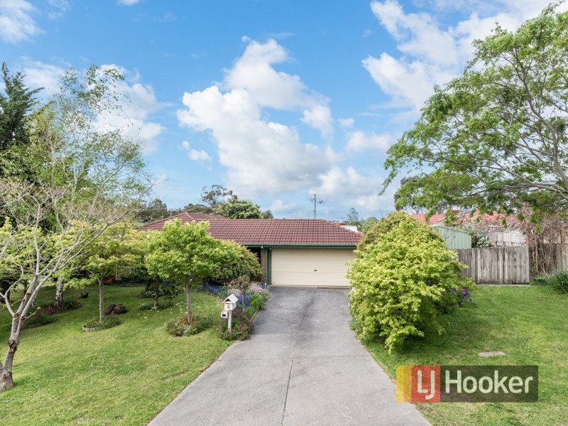 8 Bruce Court, Pakenham VIC 3810