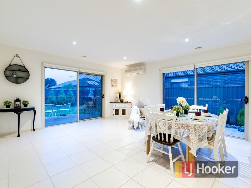 20 Cherry Blossom Chase, Pakenham VIC 3810