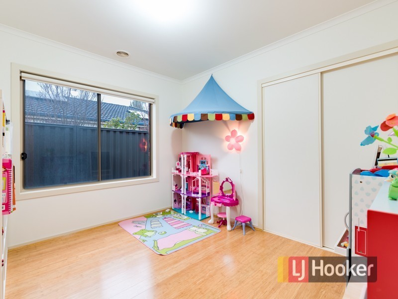 20 Cherry Blossom Chase, Pakenham VIC 3810