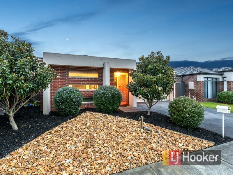 20 Cherry Blossom Chase, Pakenham VIC 3810