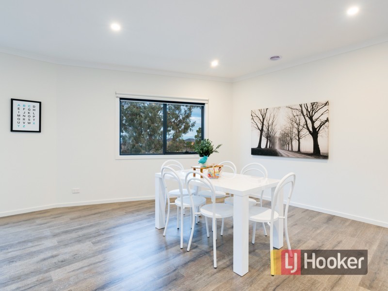 61 Botanic Drive, Pakenham VIC 3810