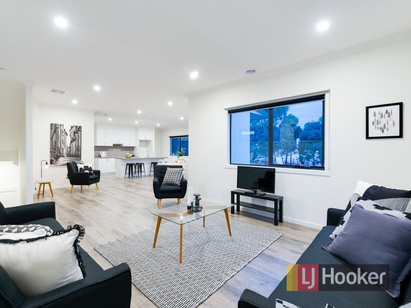 61 Botanic Drive, Pakenham VIC 3810
