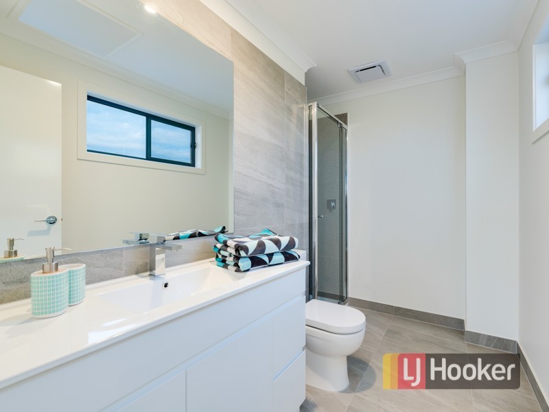 61 Botanic Drive, Pakenham VIC 3810