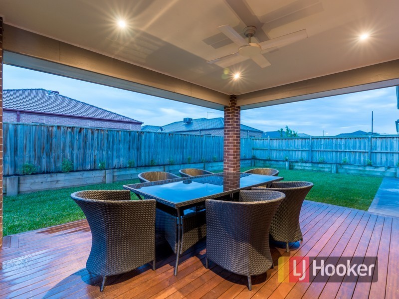 6 Silverleaf Crescent, Officer VIC 3809