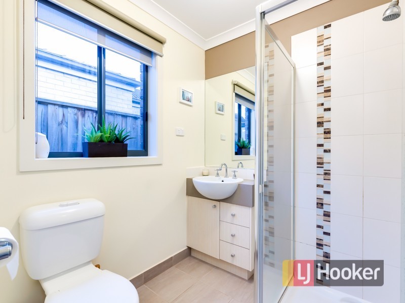 18 Marquis Court, Pakenham VIC 3810